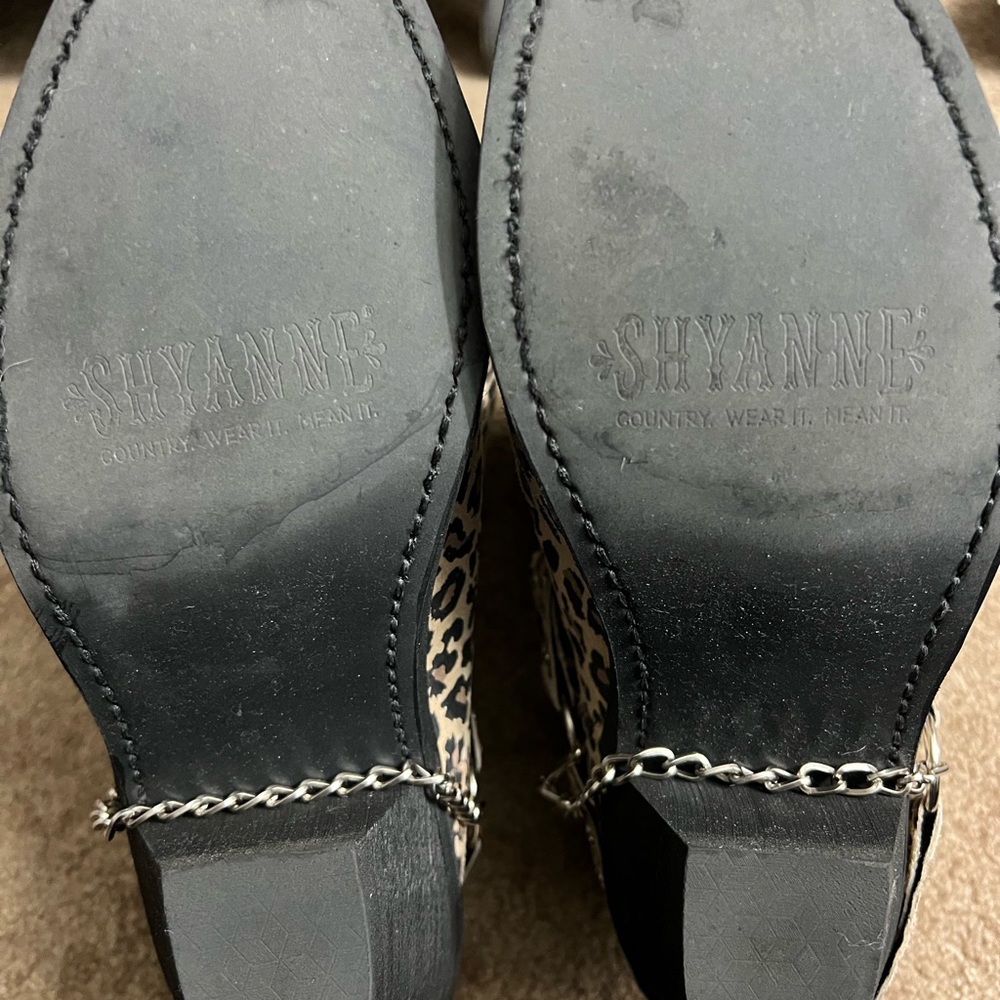 Shyanne leopard print western boots - Picture 4 of 5